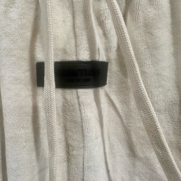 Essentials Beige sweatp - Picture 3 of 4